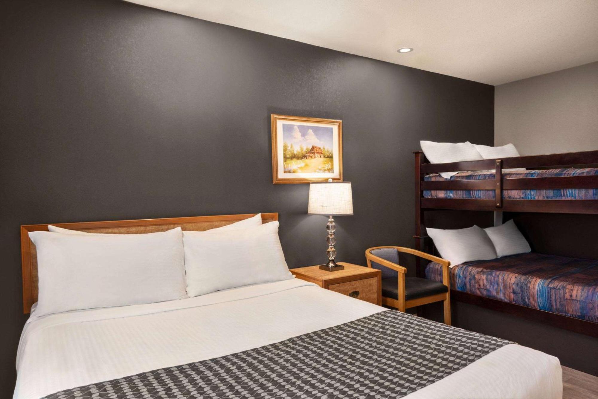 Travelodge By Wyndham Brandon Eksteriør billede