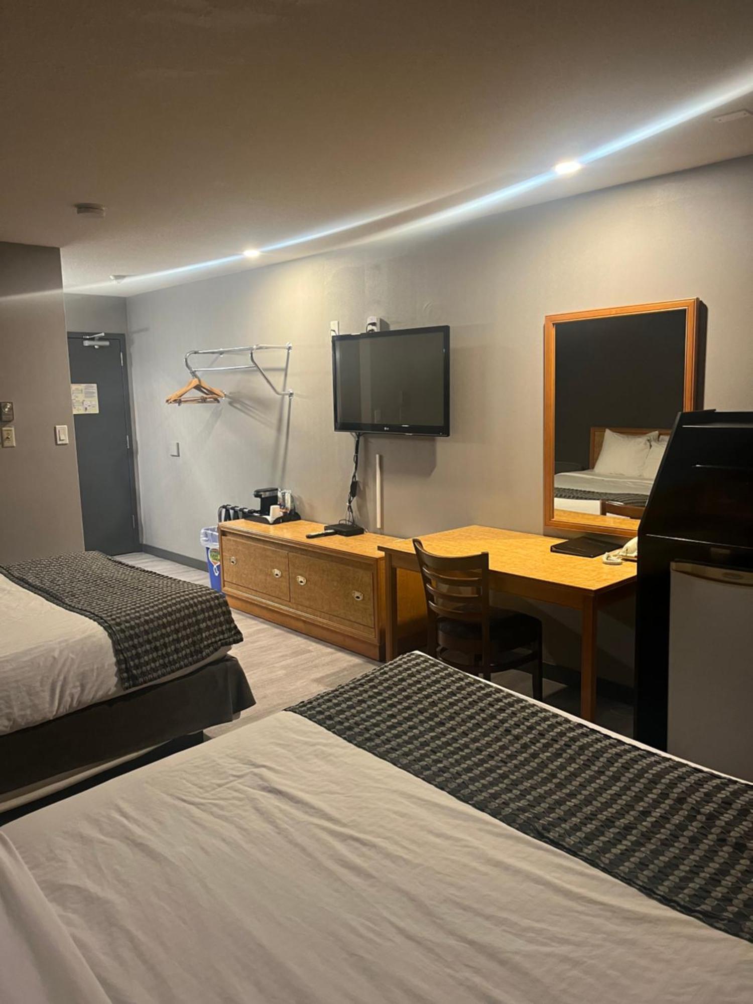 Travelodge By Wyndham Brandon Eksteriør billede