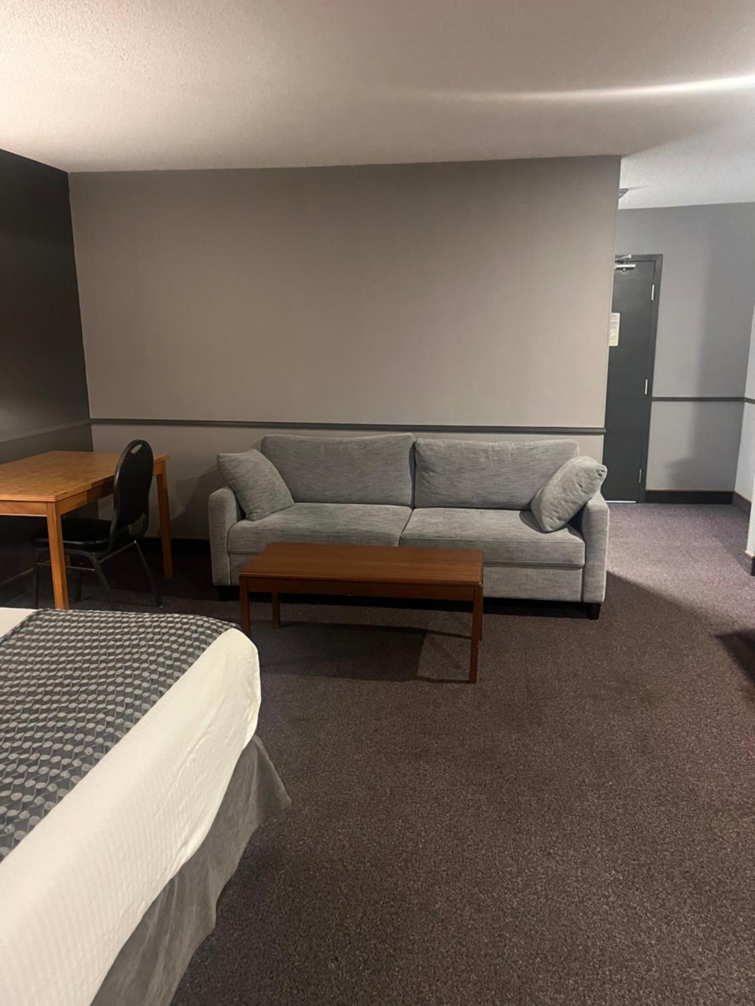 Travelodge By Wyndham Brandon Eksteriør billede