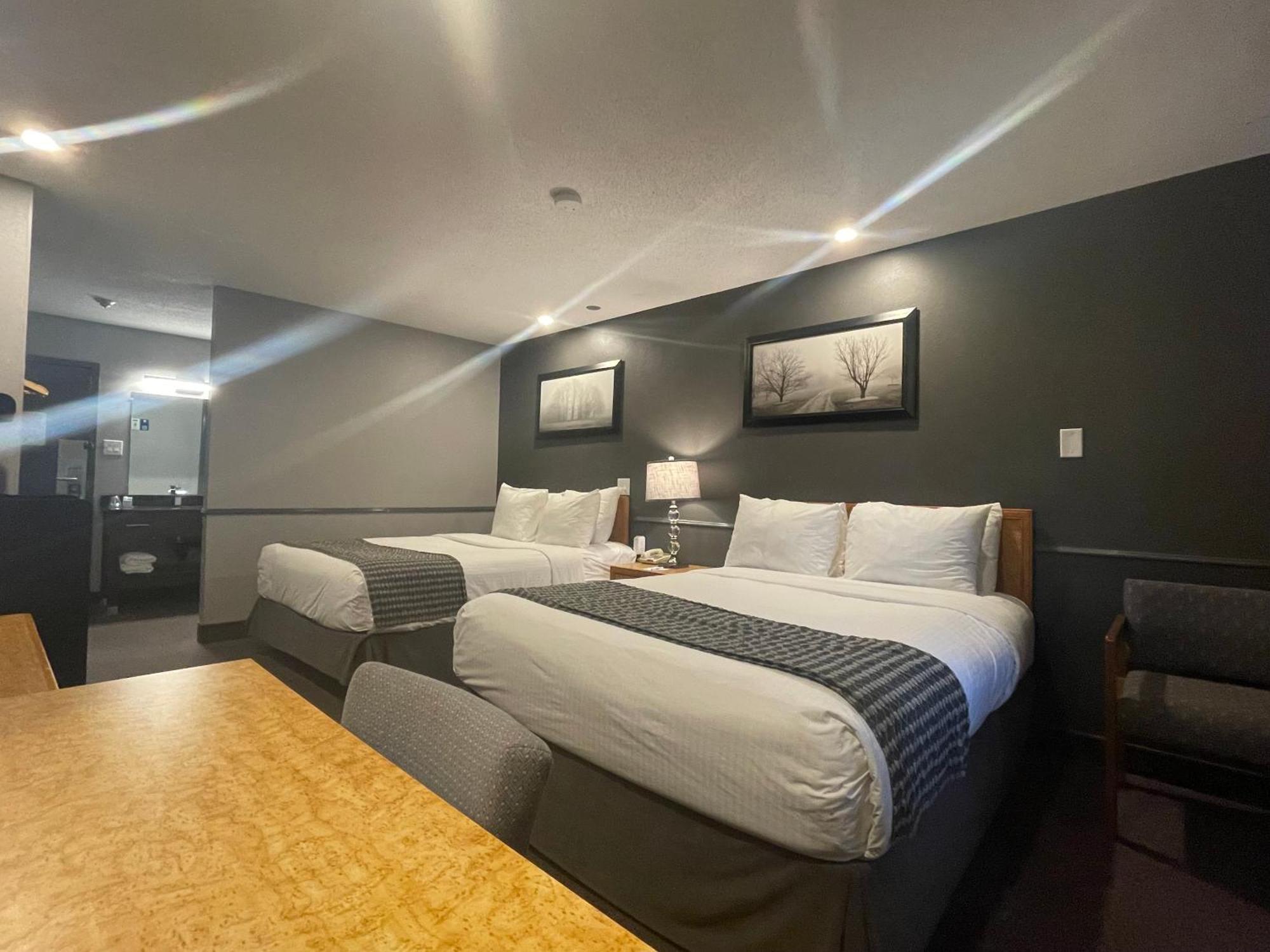 Travelodge By Wyndham Brandon Eksteriør billede